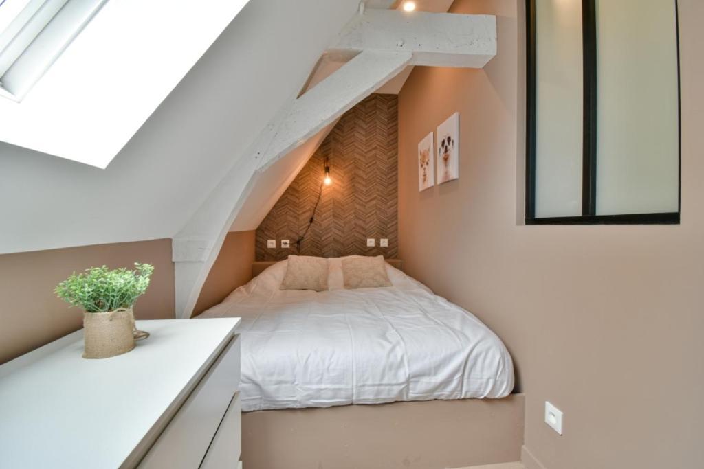 Residence Jean Hardy - Hyper Centre, Parking Gratuit, Wifi, Clim, Gare Valenciennes Exterior photo